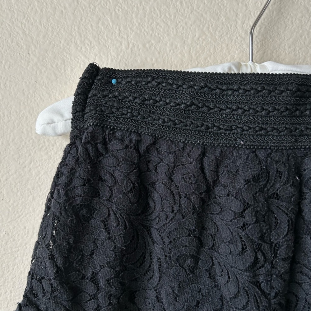Lace Shorts Black Trim Hem Elastic Waist Lined by Ambiance Size Small - Picture 8 of 12